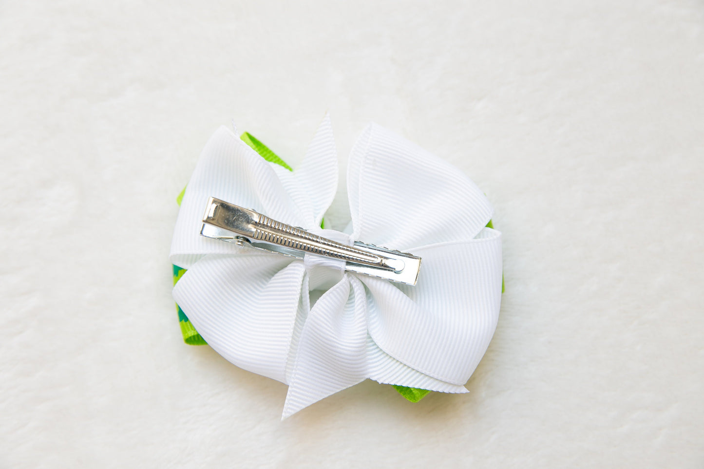 St Patrick's Day Bow Hair Clip, Green four-leaf Lucky Clover Oversized big Cute Unicorn Barrette, baby girl Toddler Hair Clip Ireland