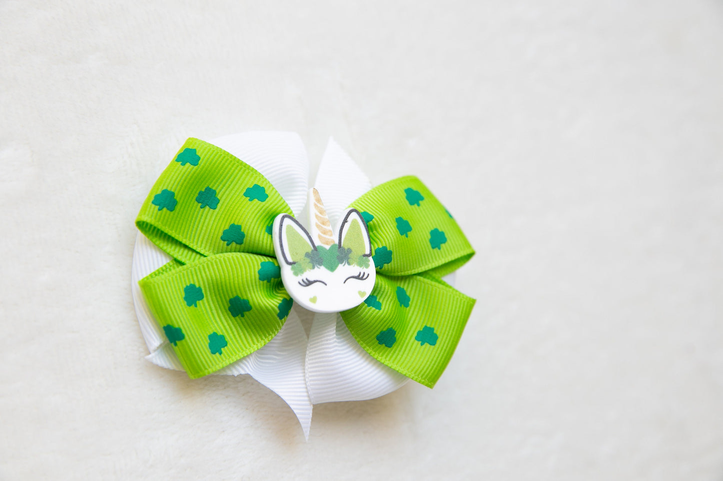 St Patrick's Day Bow Hair Clip, Green four-leaf Lucky Clover Oversized big Cute Unicorn Barrette, baby girl Toddler Hair Clip Ireland