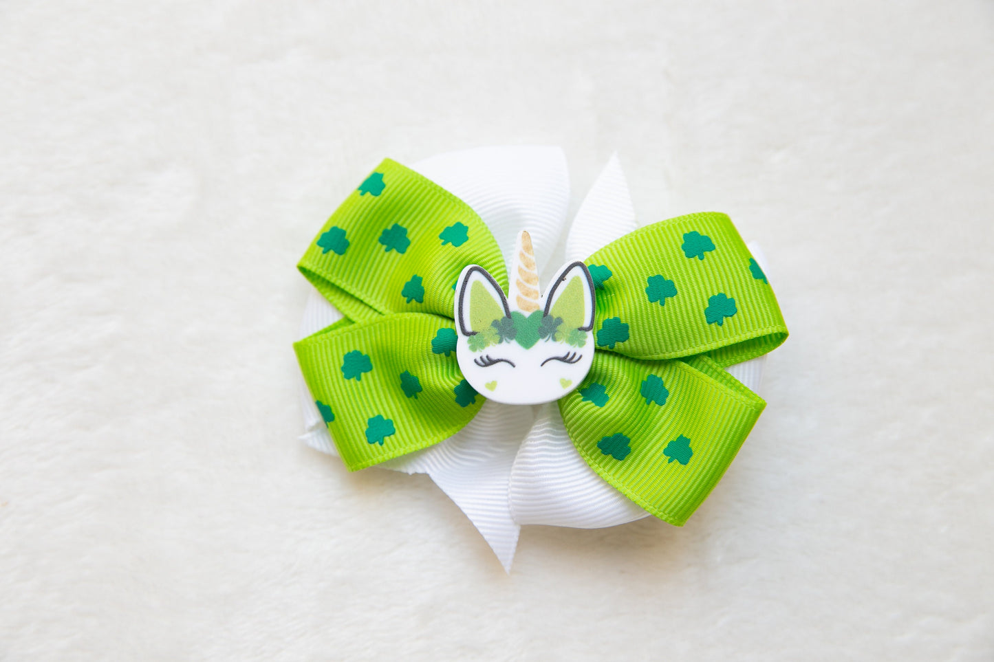 St Patrick's Day Bow Hair Clip, Green four-leaf Lucky Clover Oversized big Cute Unicorn Barrette, baby girl Toddler Hair Clip Ireland