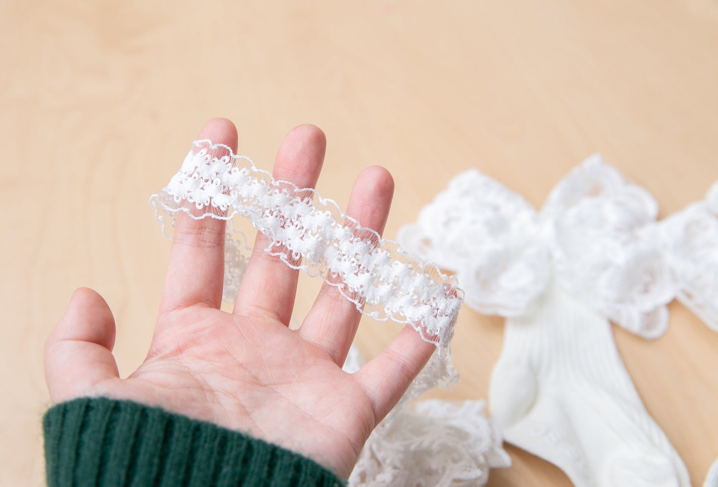 Exquisite Toddler Baby girl Bow Headband and Anti-Slip Sock Set - White Lace Handmade Bow Unique Perfect for Photoshoots and Birthday Gifts