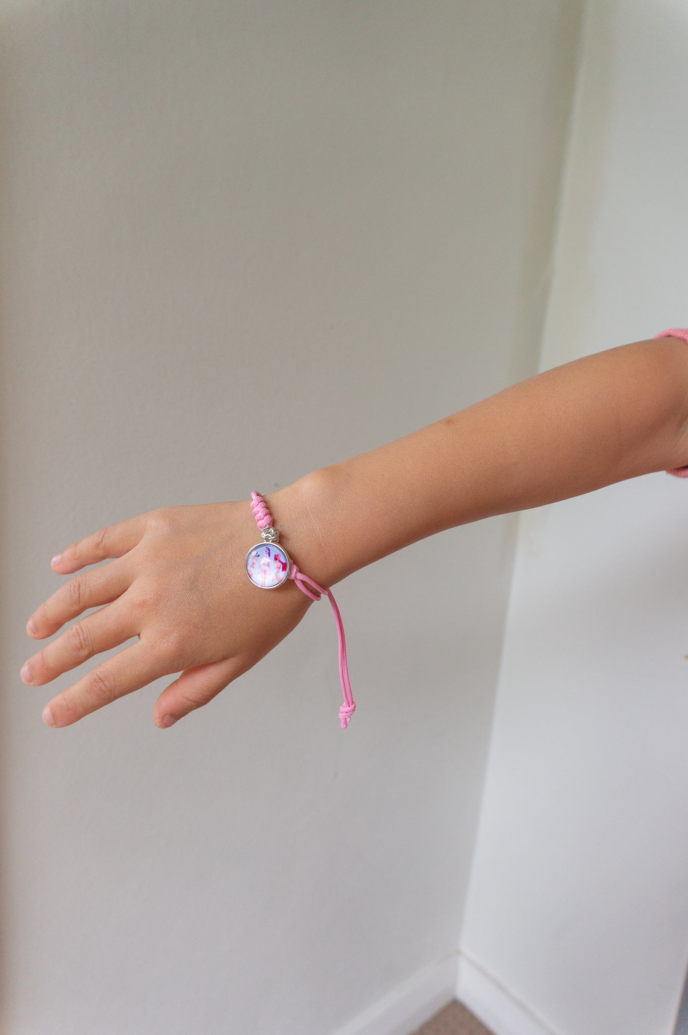 Handmade Rainbow Cord K-Pop Demon Hunter Bracelet – HUNTRIX Rumi, Mira & Zoey Adjustable String Bracelet