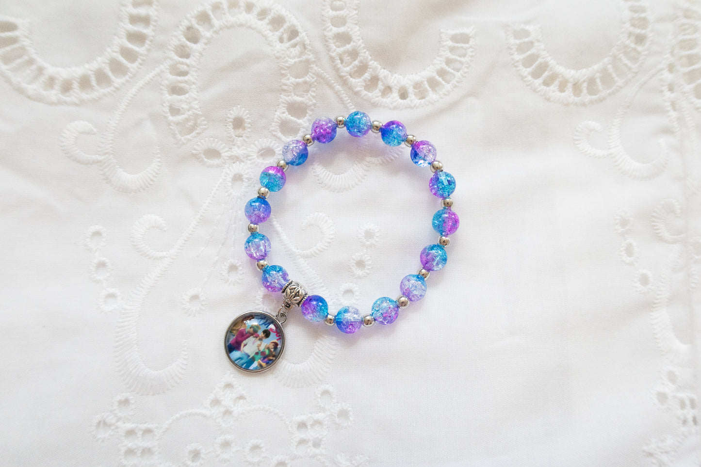 Handmade K-Pop Demon Hunter HUNTRIX Bracelet - Bead Charm Bracelet featuring Rumi, Mira, Zoey and Saja Boys Derpy