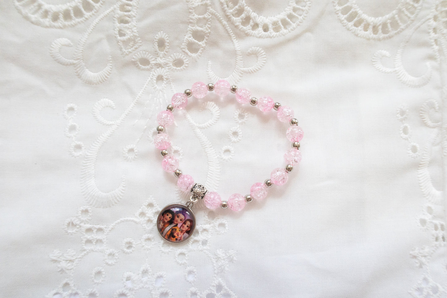 Handmade K-Pop Demon Hunter HUNTRIX Bracelet - Bead Charm Bracelet featuring Rumi, Mira, Zoey and Saja Boys Derpy