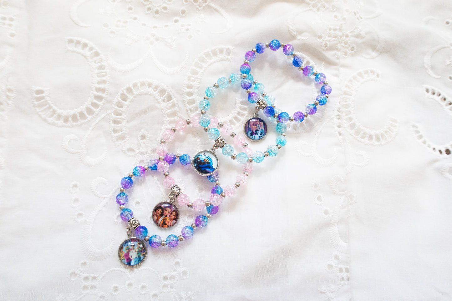 Handmade K-Pop Demon Hunter HUNTRIX Bracelet - Bead Charm Bracelet featuring Rumi, Mira, Zoey and Saja Boys Derpy