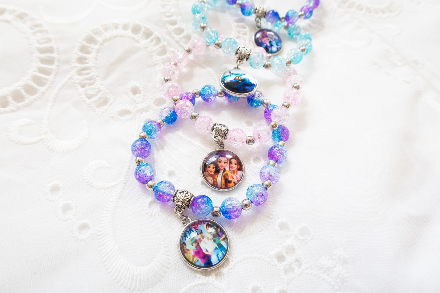 Handmade K-Pop Demon Hunter HUNTRIX Bracelet - Bead Charm Bracelet featuring Rumi, Mira, Zoey and Saja Boys Derpy