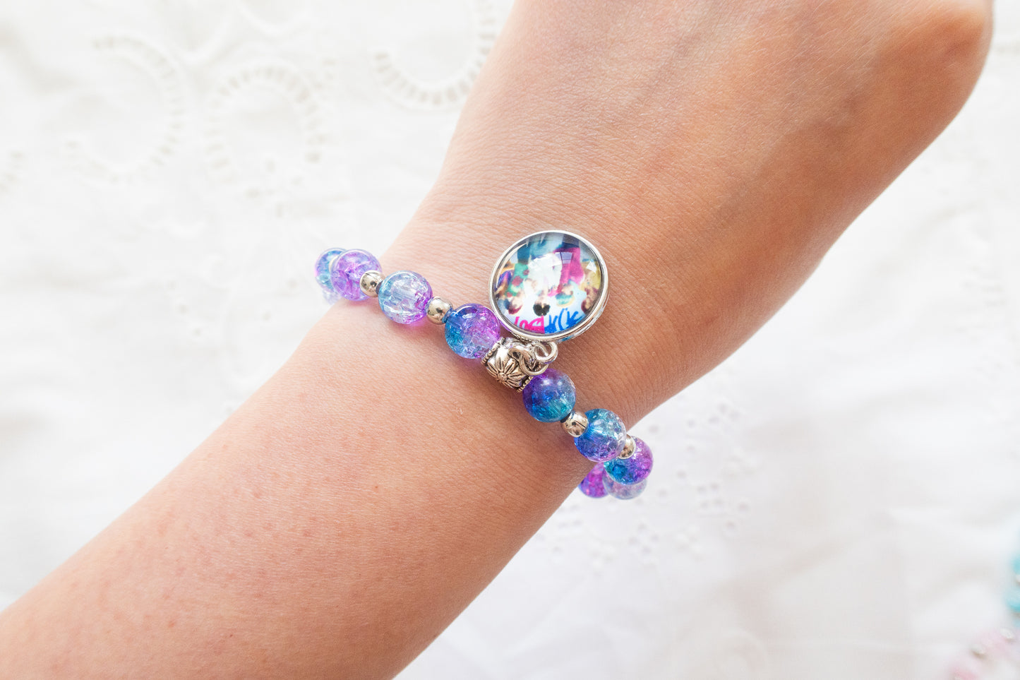 Handmade K-Pop Demon Hunter HUNTRIX Bracelet - Bead Charm Bracelet featuring Rumi, Mira, Zoey and Saja Boys Derpy