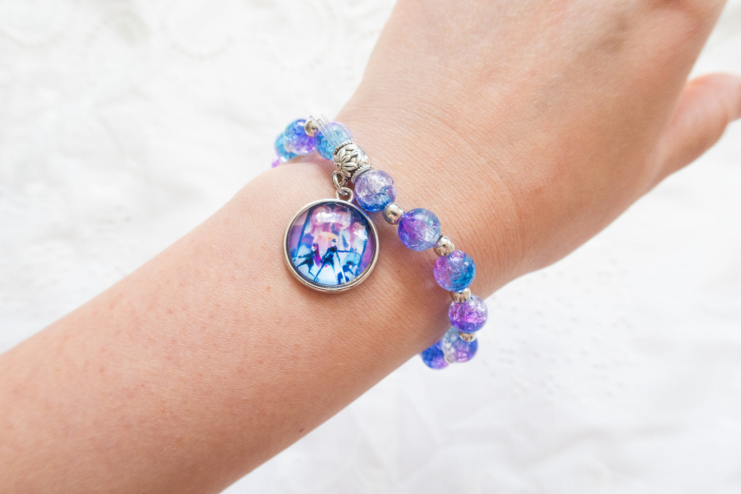 Handmade K-Pop Demon Hunter HUNTRIX Bracelet - Bead Charm Bracelet featuring Rumi, Mira, Zoey and Saja Boys Derpy