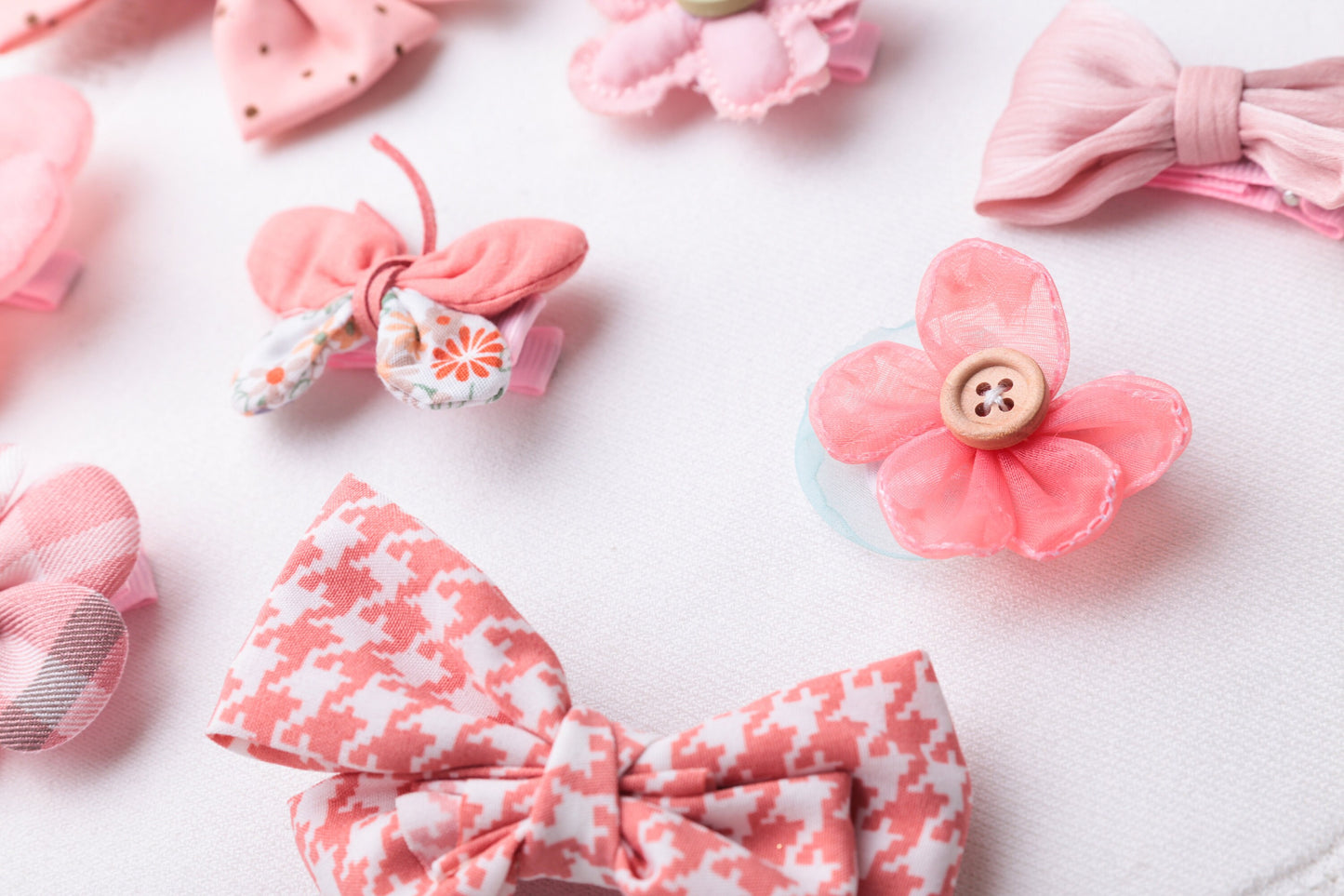 Pink Toddler Bow clip, baby bow clip, hair clips, butterfly hair clip, flower hair clip, floral bow clip,  linen baby shower gift, pink baby