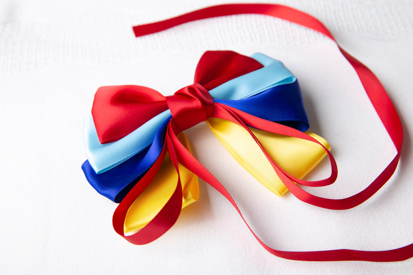 Oversizew Snow White bow hair clip, toddler bow hair clip, snow white hair clip, girl bow hair clip, red blue yellow princess bow clip