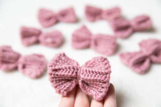 Crochet bow hair clip, knitted bow, knitting hair accessories, girls bow, made in australia, hand knit bow, toddler bow hair clip, pink bow