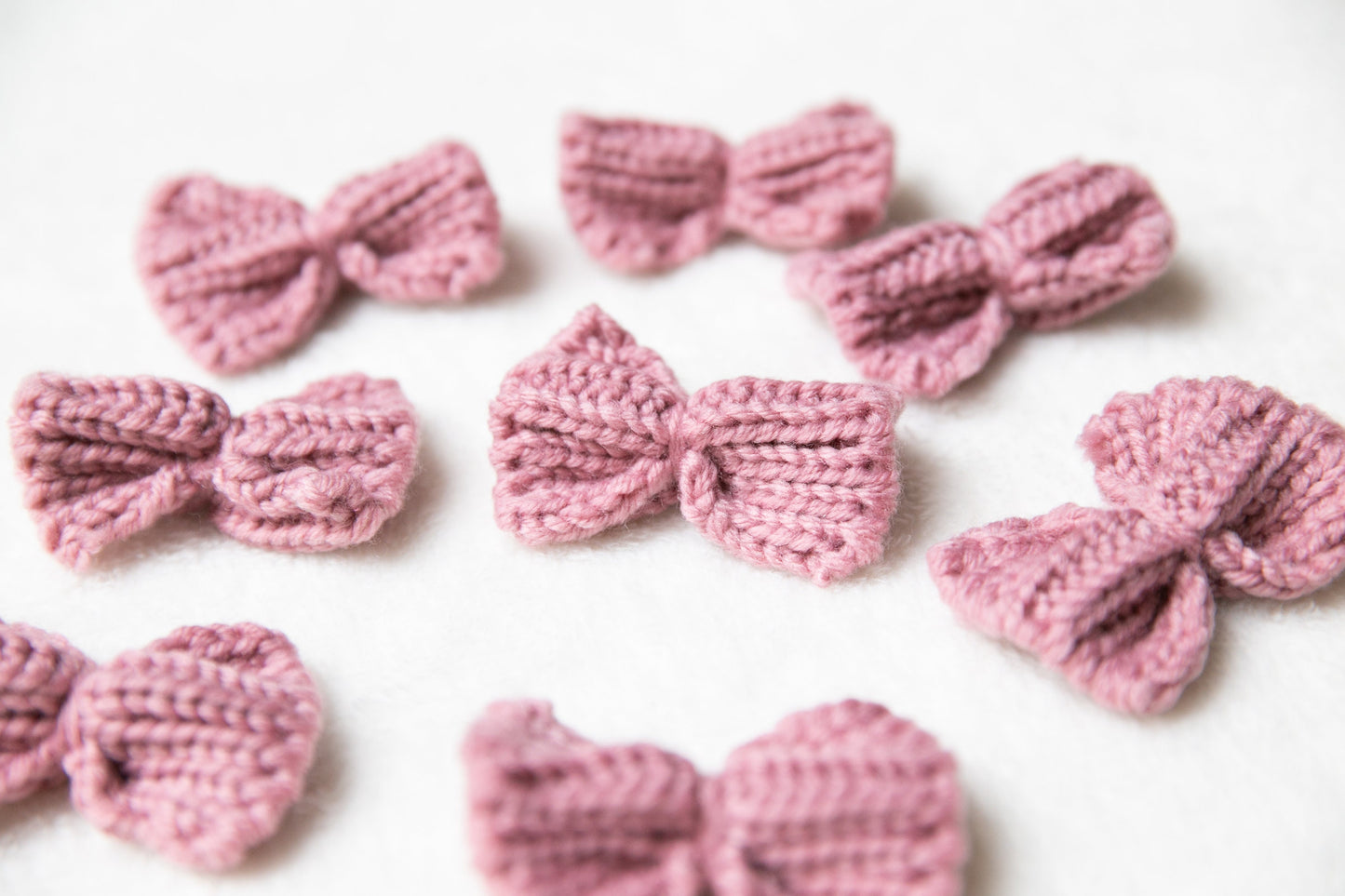 Crochet bow hair clip, knitted bow, knitting hair accessories, girls bow, made in australia, hand knit bow, toddler bow hair clip, pink bow