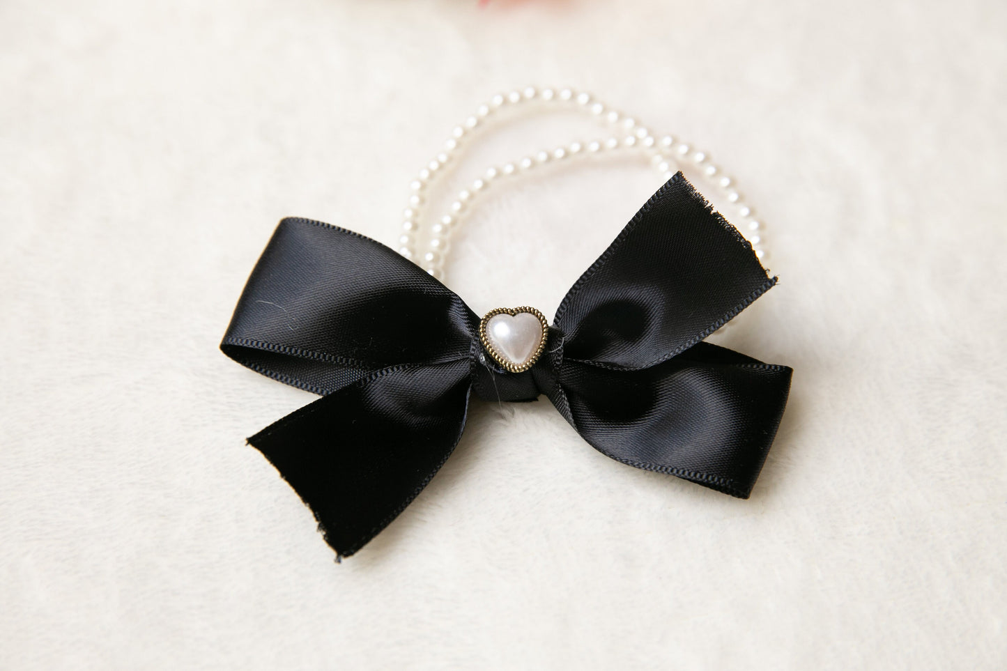 Elegant pearl black and white bow elastic hair ties, classic minimalist Minimalism ribbon heart shape hair ties, not real pearl