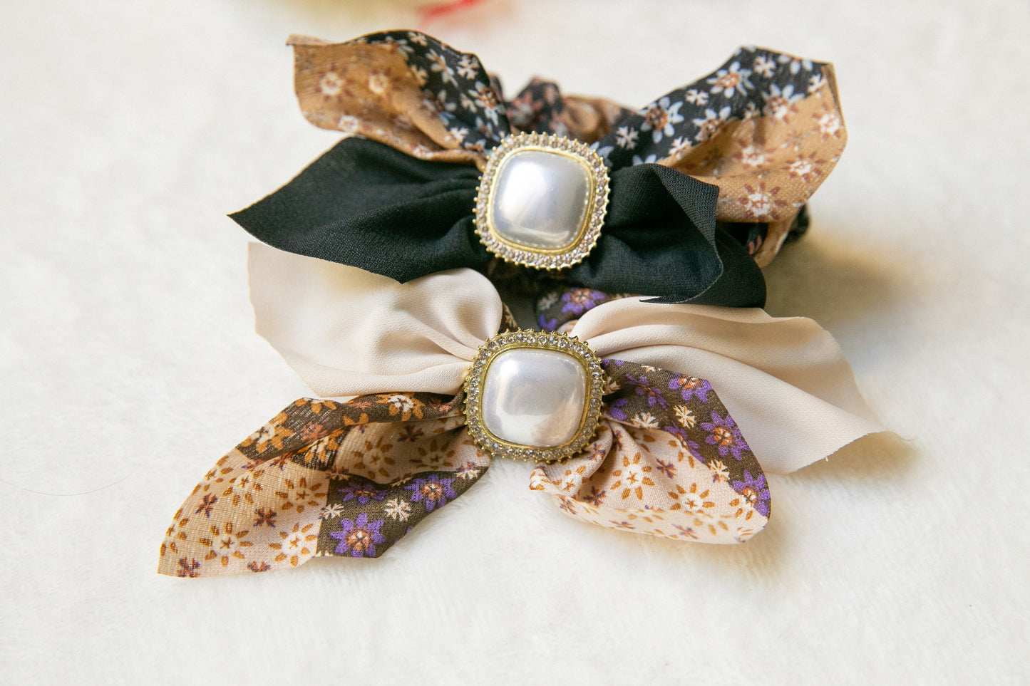 Parisian chic women&#39;s Hair Tie, elegant Scarf Scrunchies, Floral Hair Scarf with knot, pearl gift for her, Elastic effortless chic