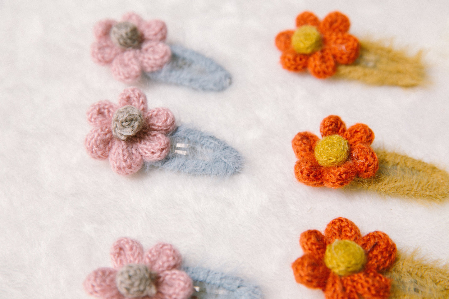 Handmade Crochet flower hair clip, toddler baby girl hair accessory, pink white beige red floral cute spring flower barrette