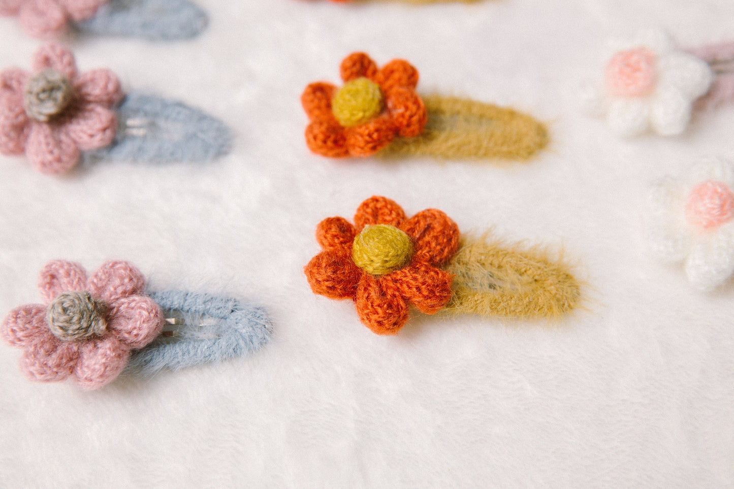 Handmade Crochet flower hair clip, toddler baby girl hair accessory, pink white beige red floral cute spring flower barrette