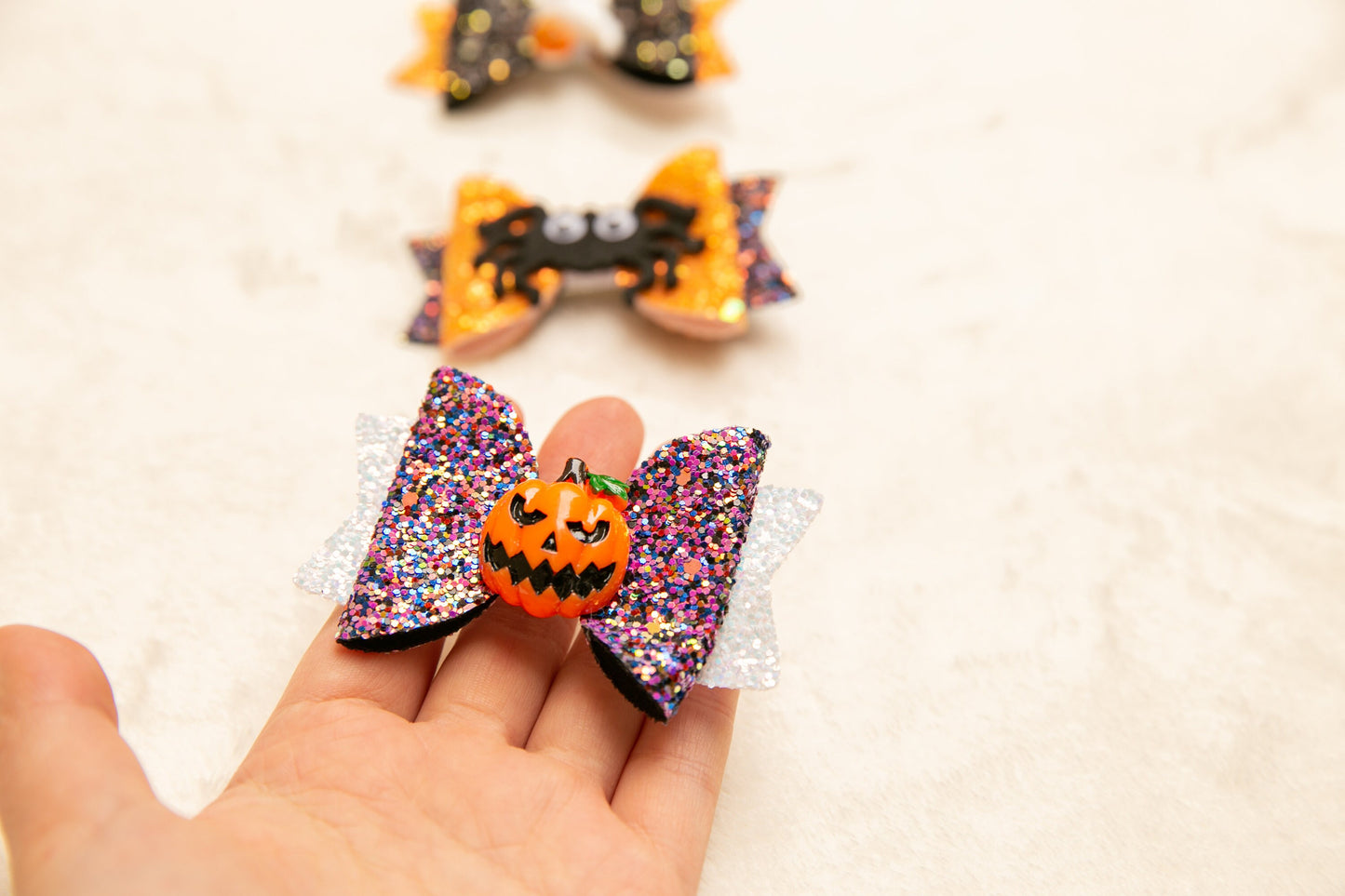 2024 Halloween hair clips for baby toddler girl kids, pumpkin spider ghost glitter yellow black bow hair clip halloween party accessory