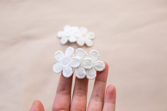 Set of 2 White Flower Snap Clip Set - Matching for Every Outfit Instagram Style Handmade Floral Hair Clip for baby girl toddler newborn gift