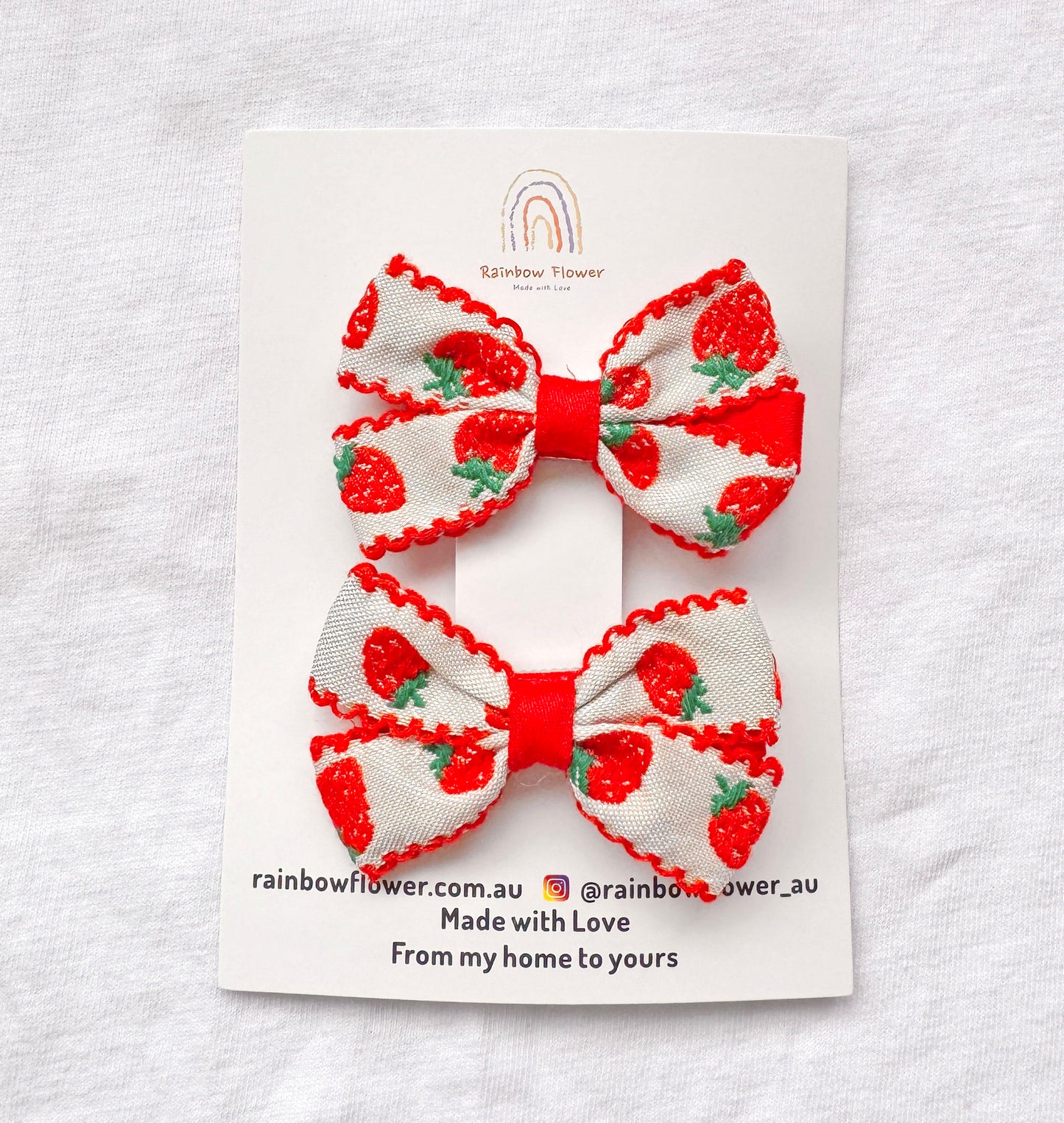 Strawberry Baby toddler Bow hair clip, infant bow girl hair clip, baby shower gift, Snap Clip,  Baby Bows, red green fruit linen Hair Clips