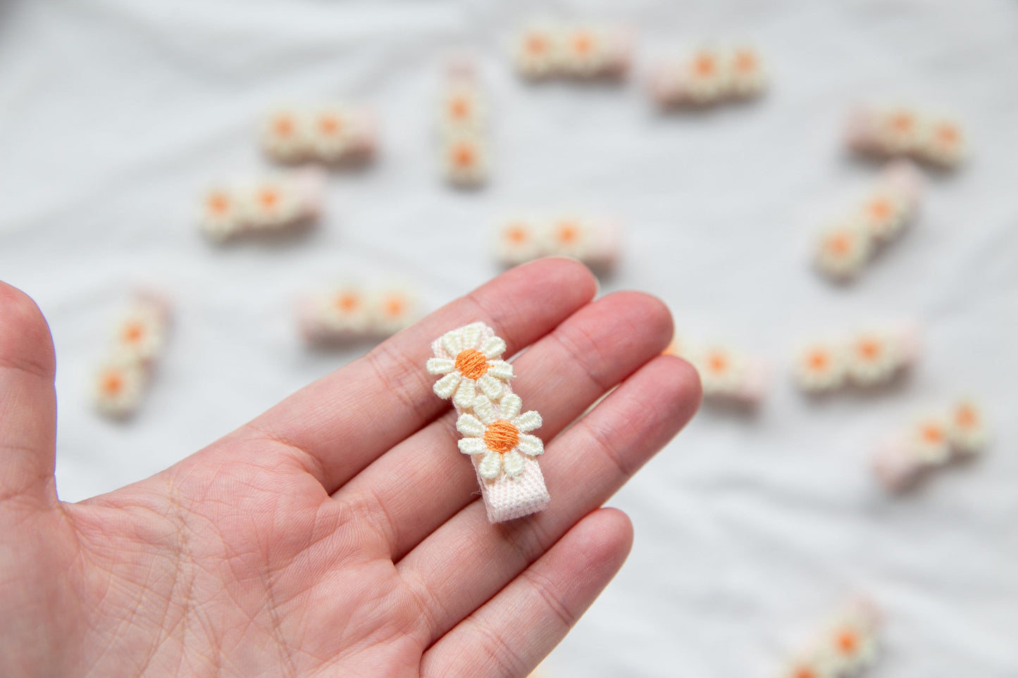 White Daisy Floral Embroidered Baby Hair Clips - Set of Flower Snap Clips for Infant Girls Toddler Hair Bows and Adorable Accessories gift