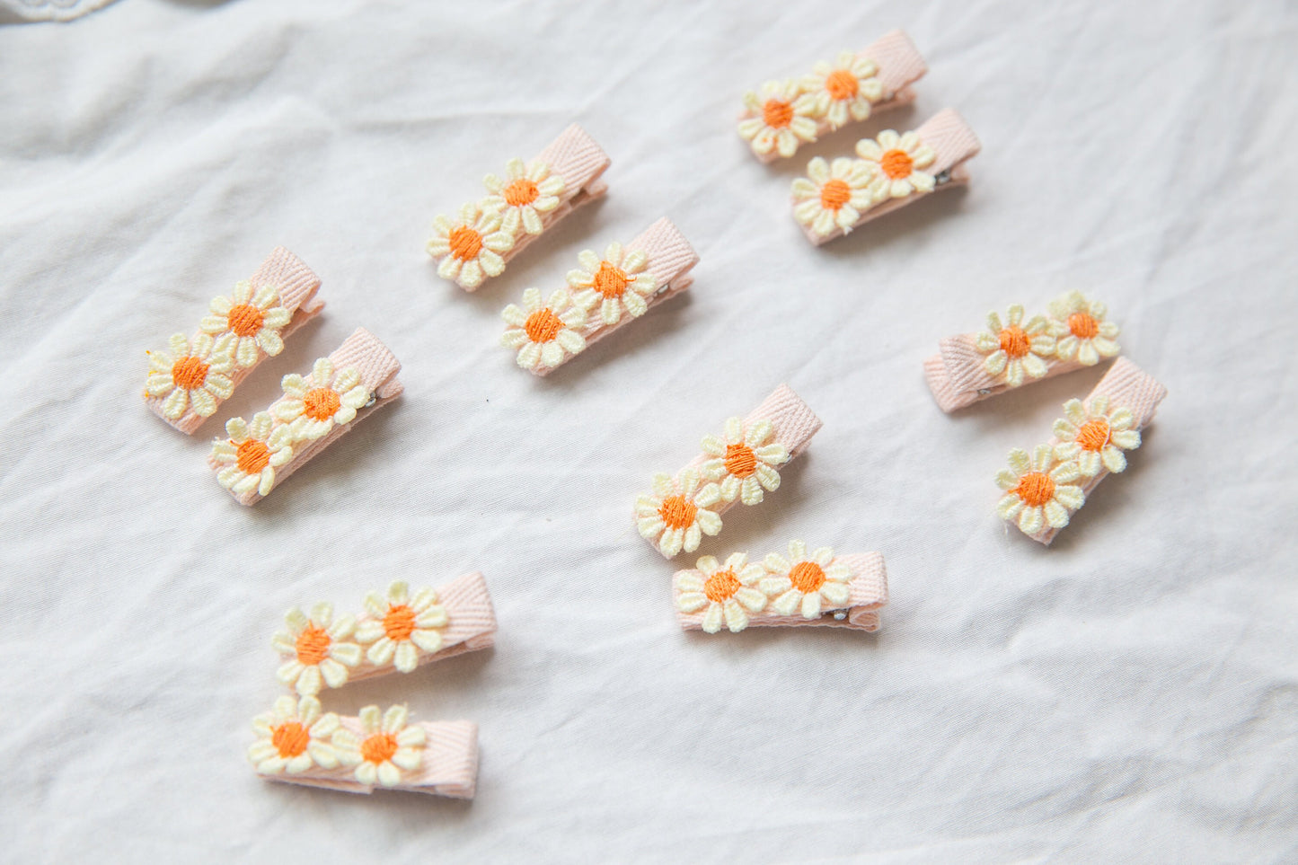 White Daisy Floral Embroidered Baby Hair Clips - Set of Flower Snap Clips for Infant Girls Toddler Hair Bows and Adorable Accessories gift