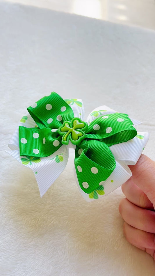 Unique Green four-leaf Lucky Clover St Patrick's Day Bow Hair Clip, Oversized big Cute Barrette baby girl Toddler Hair Clip Ireland festival