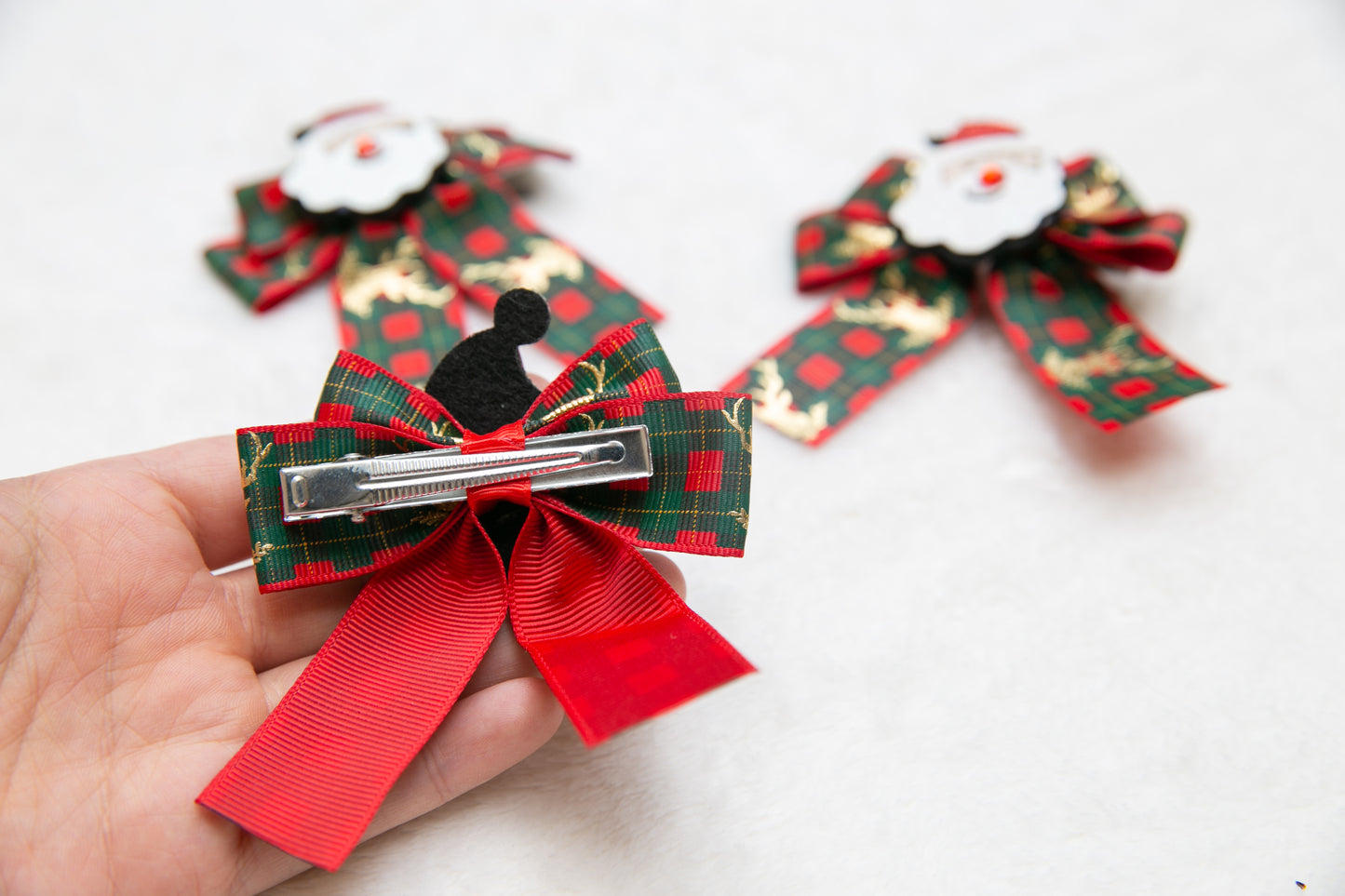 2022 Big Christmas hair clips for baby toddler girl,  Santa reindeer ribbon bow gift red green oversize bow hair clip party accessory