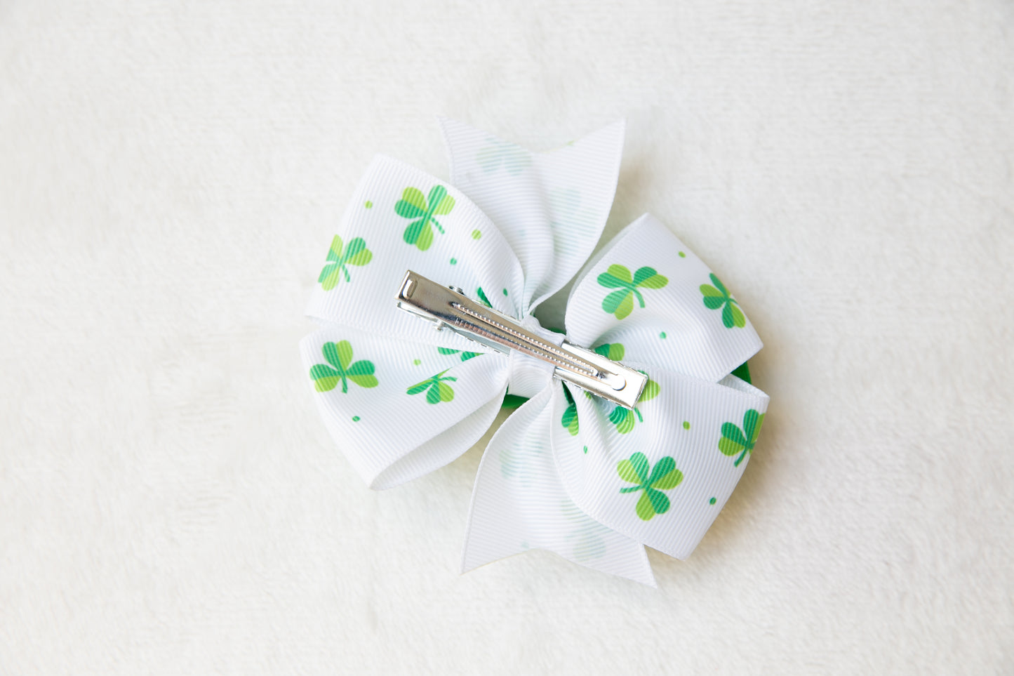 Unique Green four-leaf Lucky Clover St Patrick's Day Bow Hair Clip, Oversized big Cute Barrette baby girl Toddler Hair Clip Ireland festival