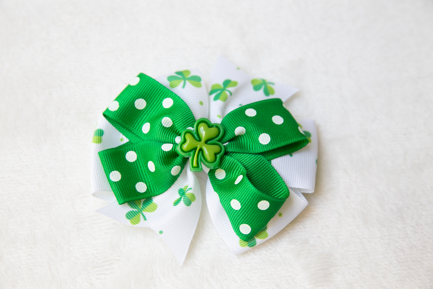 Unique Green four-leaf Lucky Clover St Patrick's Day Bow Hair Clip, Oversized big Cute Barrette baby girl Toddler Hair Clip Ireland festival